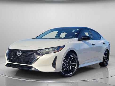Certified 2025 Nissan Sentra SR w/ SR Premium Package image 2