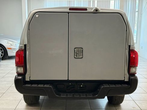 Used 2021 Toyota Tacoma SR RWD image 8