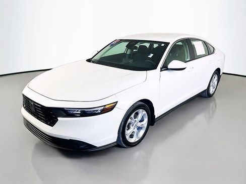 Used 2025 Honda Accord LX image 4