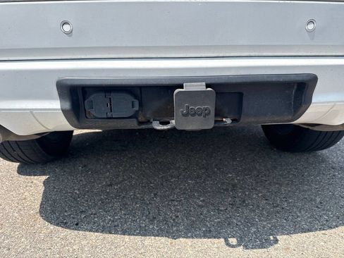 Used 2014 Jeep Grand Cherokee Overland AWD/4WD image 8