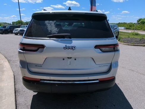 Used 2023 Jeep Grand Cherokee L Limited w/ Luxury Tech Group II AWD/4WD image 35