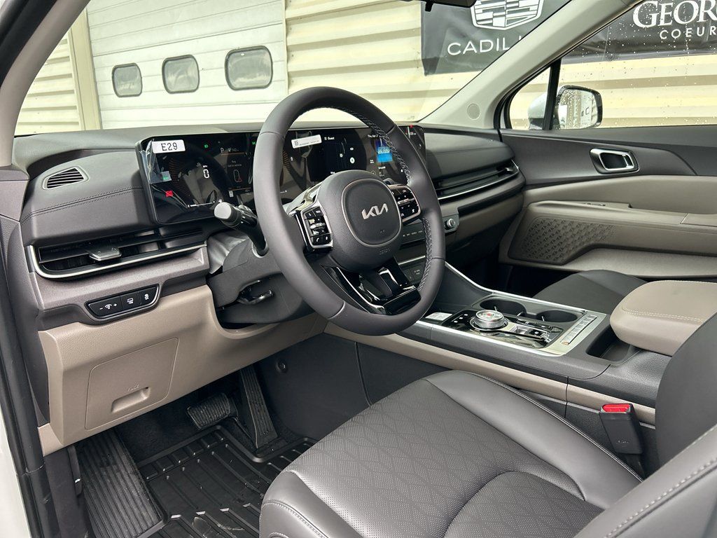 New 2026 Kia Carnival EX FWD image 10