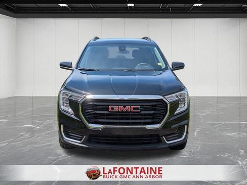 Used 2023 GMC Terrain SLE w/ Driver Convenience Package AWD/4WD image 8
