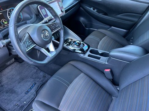 Used 2022 Nissan Leaf SV image 9