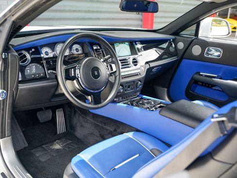 Used 2019 Rolls-Royce Wraith RWD image 25