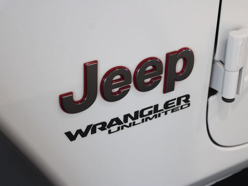 Used 2019 Jeep Wrangler Unlimited Rubicon AWD/4WD image 40