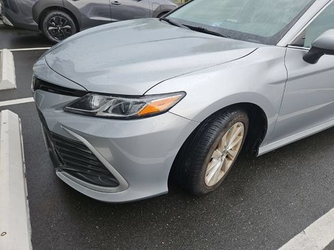 Used 2022 Toyota Camry LE FWD image 5