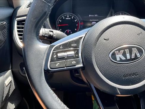 Used 2021 Kia Seltos SX w/ SX Sunroof Package AWD/4WD image 11