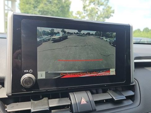 Used 2025 Toyota RAV4 XLE AWD/4WD image 30