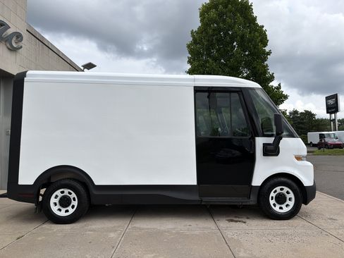 Used 2024 Chevrolet Brightdrop 400 w/ Commercial Equipment Package AWD/4WD image 3