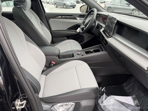 New 2026 Volkswagen Tiguan SE R-Line image 24