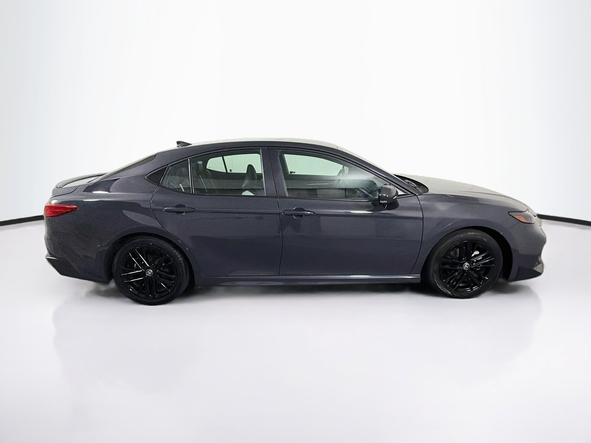 Used 2025 Toyota Camry SE FWD image 10