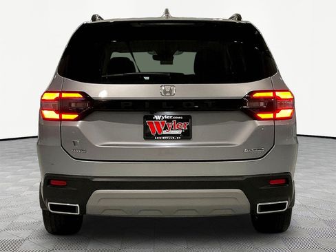 Certified 2023 Honda Pilot Touring image 5