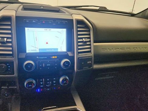 Certified 2021 Ford F250 Platinum w/ FX4 Off-Road Package AWD/4WD image 18