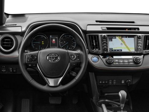 Used 2017 Toyota RAV4 SE AWD/4WD image 7