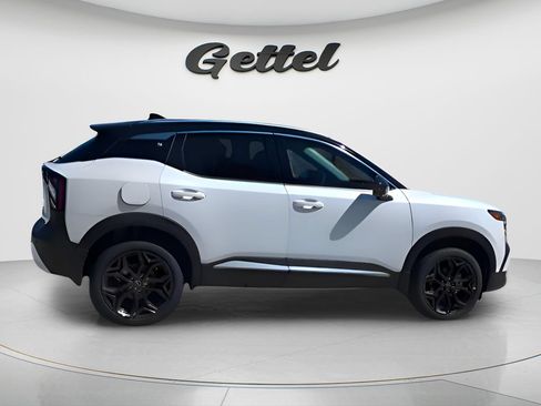 New 2026 Nissan Kicks SR w/ SR Premium Package FWD image 7
