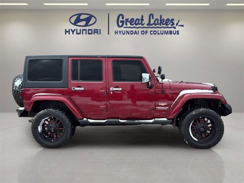Used 2012 Jeep Wrangler Unlimited Sahara image 6