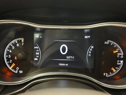 Used 2019 Jeep Grand Cherokee Limited image 15