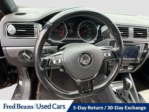 Used 2017 Volkswagen Jetta Sport FWD image 16
