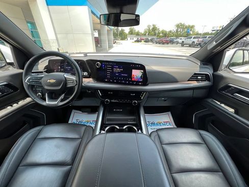 Used 2025 Chevrolet Tahoe LT RWD image 2