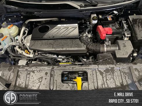Used 2025 Nissan Rogue SV AWD/4WD image 27