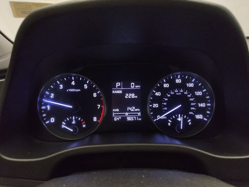 Used 2017 Hyundai Elantra SE image 23