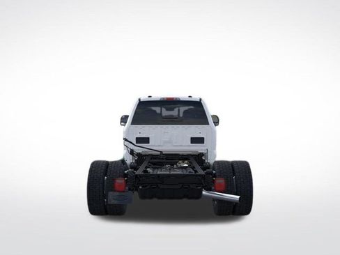 New 2026 Ford F550 4x4 Crew Cab image 7