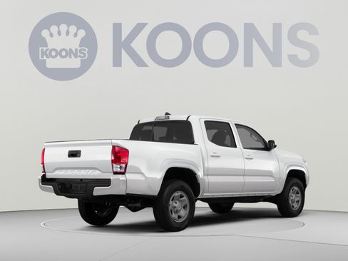 Used 2023 Toyota Tacoma SR AWD/4WD image 4