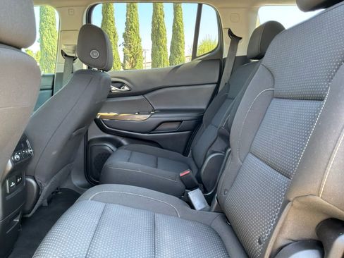 Used 2021 GMC Acadia SLE w/ Driver Convenience Package FWD image 19