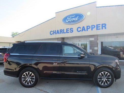 Used 2025 Ford Expedition Platinum AWD/4WD image 4