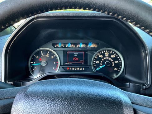 Used 2016 Ford F150 XLT w/ Equipment Group 302A Luxury AWD/4WD image 14