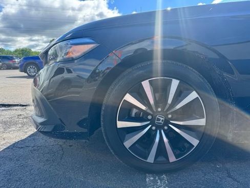 Used 2024 Honda Civic EX-L image 9