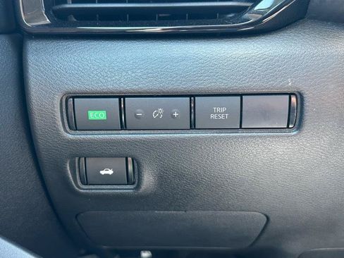 Used 2023 Nissan Sentra SV FWD image 9