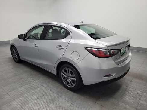 Used 2019 Toyota Yaris LE FWD image 3