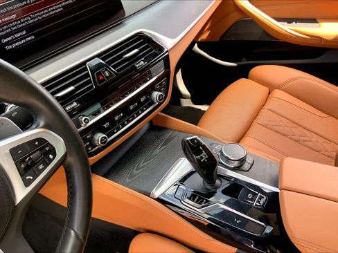Used 2023 BMW 540i w/ M Sport Package RWD image 16