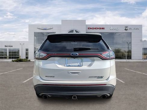 Used 2018 Ford Edge Titanium w/ Equipment Group 301A AWD/4WD image 4