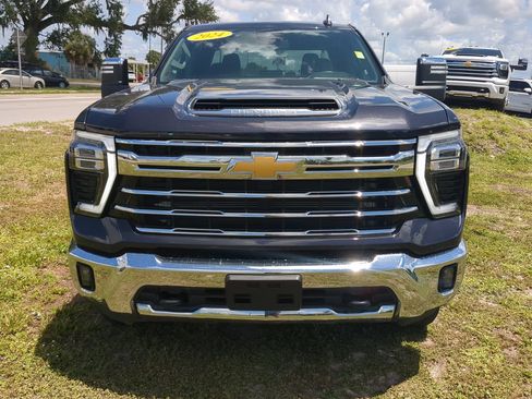 Used 2024 Chevrolet Silverado 2500 LTZ AWD/4WD image 9