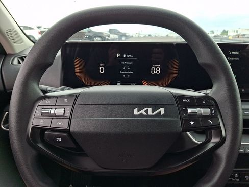 Used 2025 Kia K4 FWD image 18