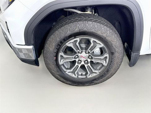 New 2026 GMC Sierra 1500 SLE w/ Preferred Package AWD/4WD image 23