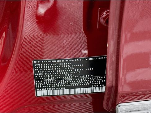 Used 2018 Volkswagen Tiguan SE FWD image 12