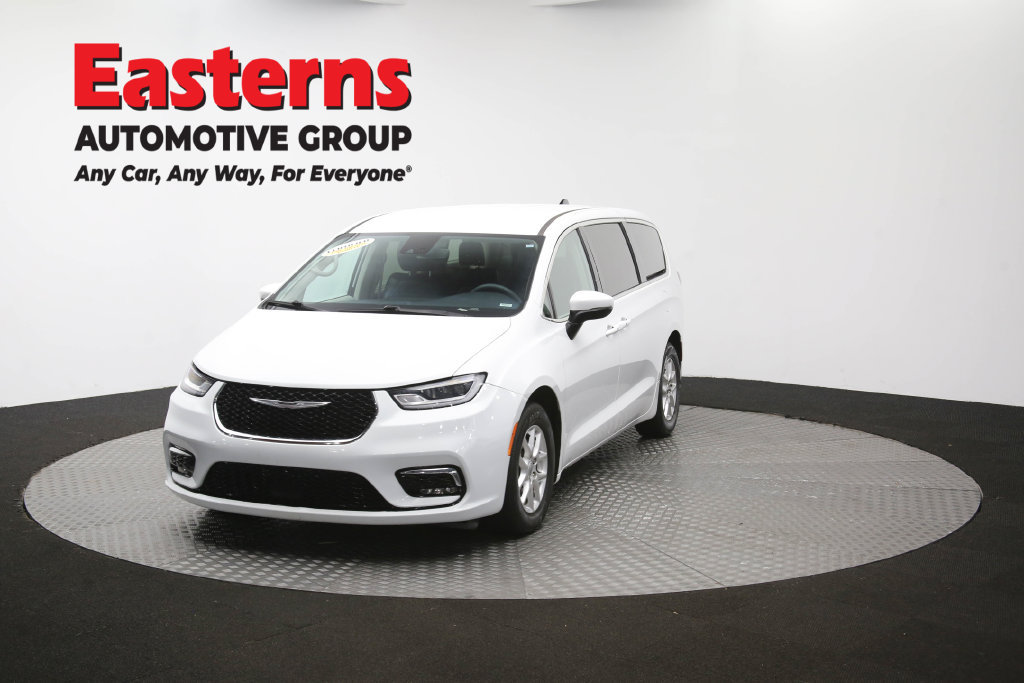 Used 2023 Chrysler Pacifica Touring-L FWD image 58