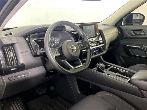 Used 2025 Nissan Pathfinder SV FWD image 16