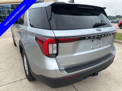 Used 2025 Ford Explorer Active RWD image 9