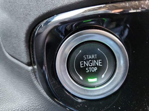 Used 2022 Chevrolet Silverado 1500 High Country w/ Technology Package image 18