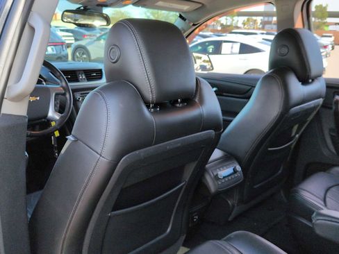 Used 2017 Chevrolet Traverse Premier image 18