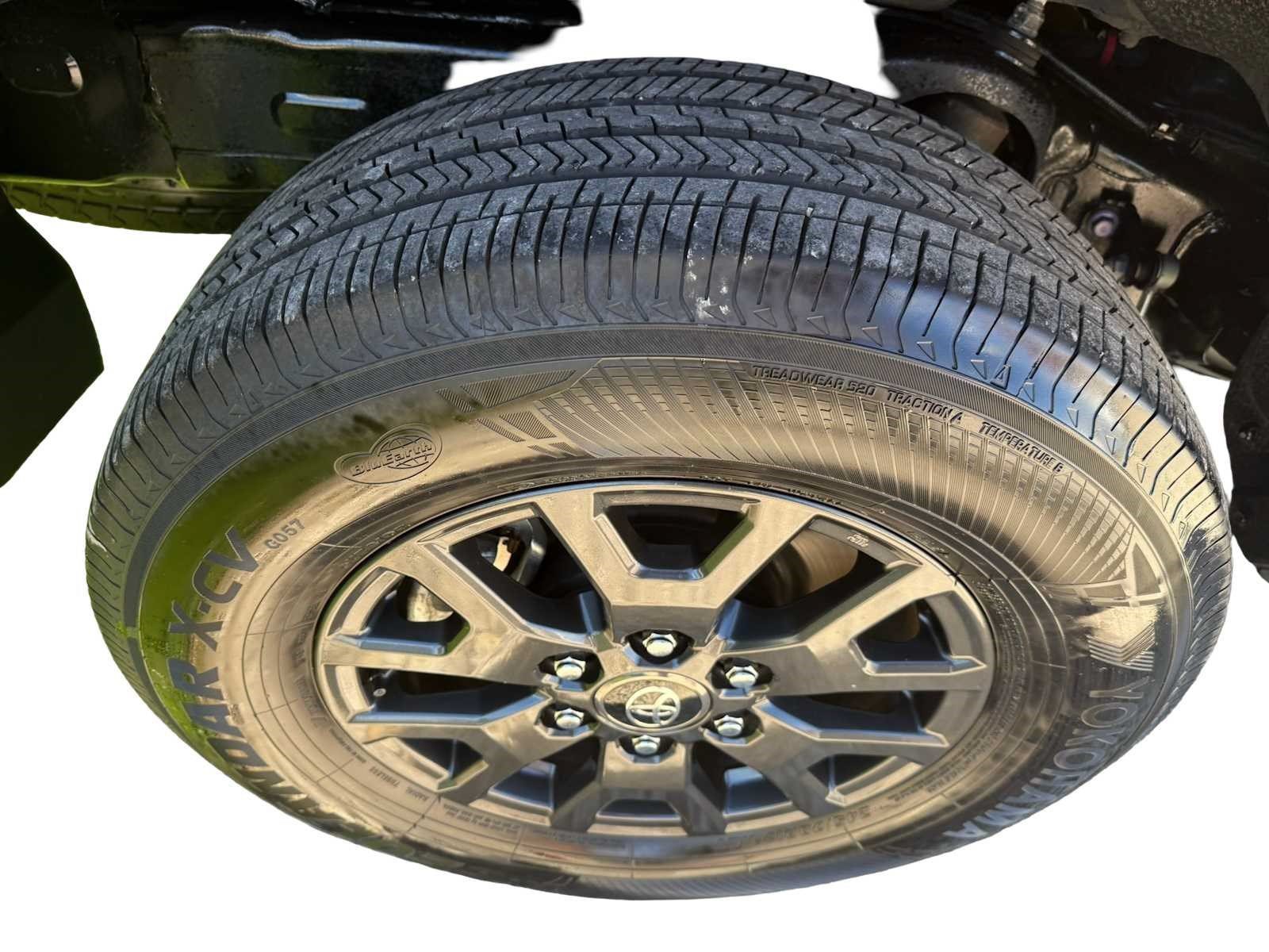 Used 2025 Toyota 4Runner SR5 AWD/4WD image 13