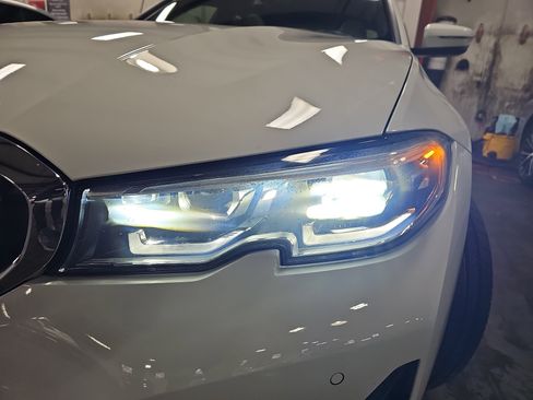 Used 2021 BMW 330i Sedan w/ Premium Package image 32