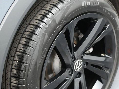Used 2024 Volkswagen Tiguan SE R-Line AWD/4WD image 14