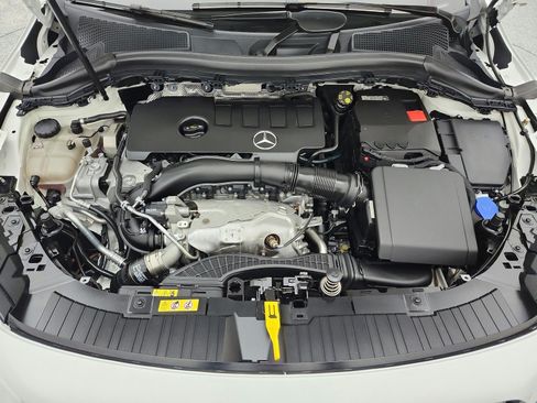 Used 2023 Mercedes-Benz GLA 250 image 16