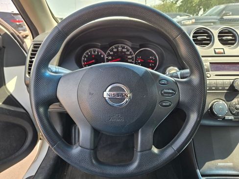 Used 2013 Nissan Altima 2.5 S FWD image 12